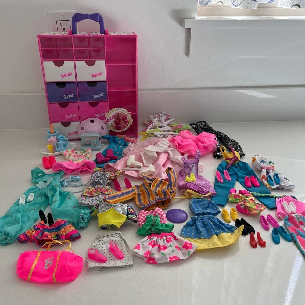 Huge Lot Vintage Barbie Closet Organizer Travel Case, Clothing Shoes Accessories - Picture 7 of 11
